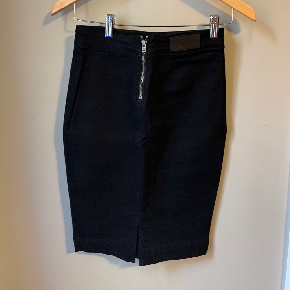 Aritzia pencil skirt